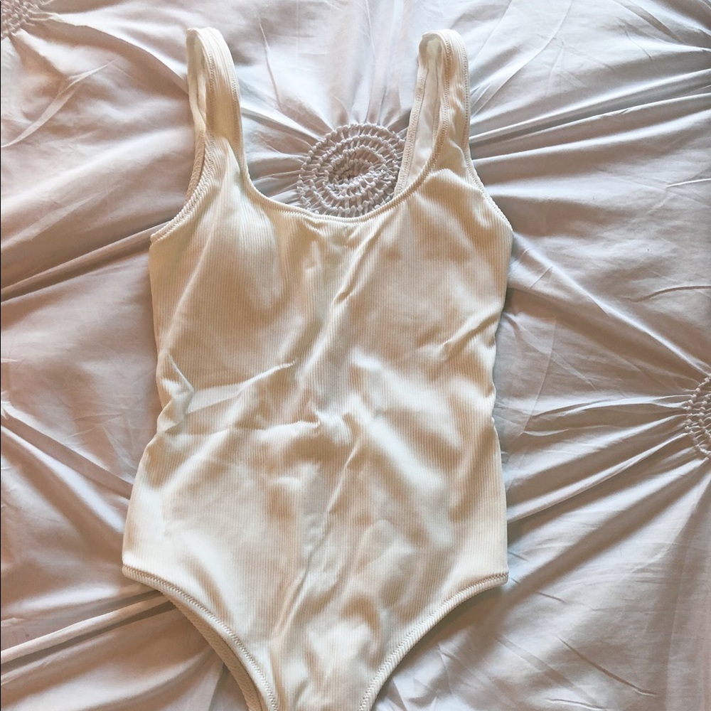 A E R I E | scoop back one piece